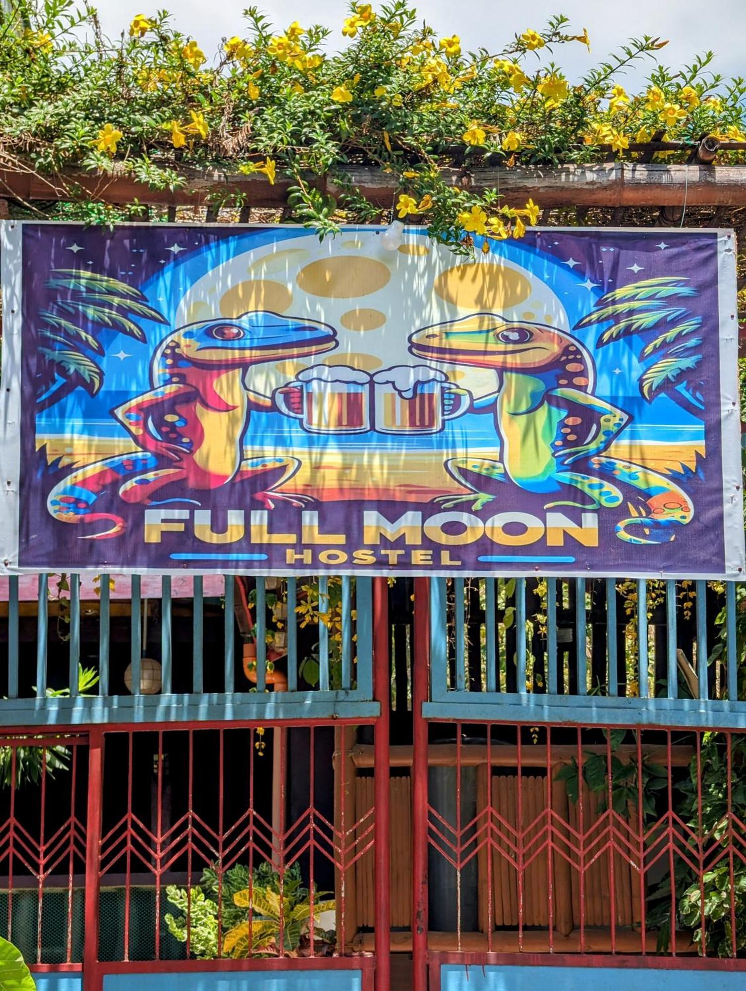 Full Moon Hostel Coron Exteriér fotografie