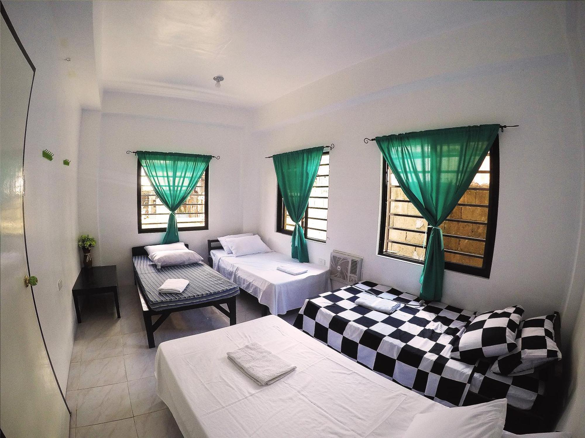 Full Moon Hostel Coron Exteriér fotografie